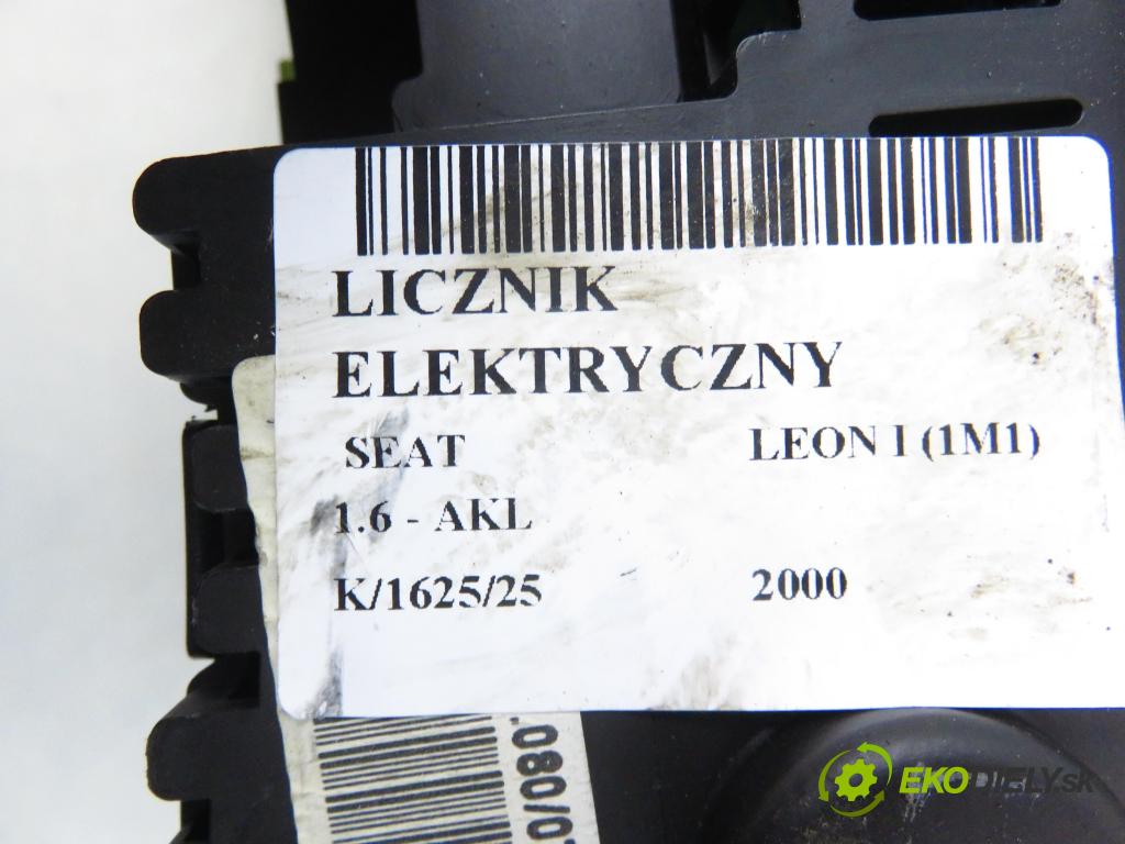 SEAT LEON (1M1) HB 2000 74,00 1.6 - AKL 1595,00 Prístrojovka elektrický 1M0920801A
