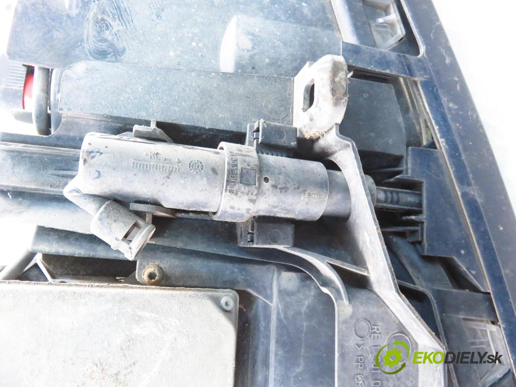 BMW 3 (E46) SEDAN 2000 100,00 320 d 136 - M47 D20 (204D1) 1951,00 Svetlo PP 0301089276