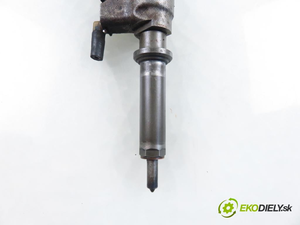 PEUGEOT PARTNER Skrzynia (5_, G_) FURGON 2006 66,00 2.0 HDi - RHY (DW10TD) 1997,00 vstrekovač 9654551080 (Vstrekovač paliva)