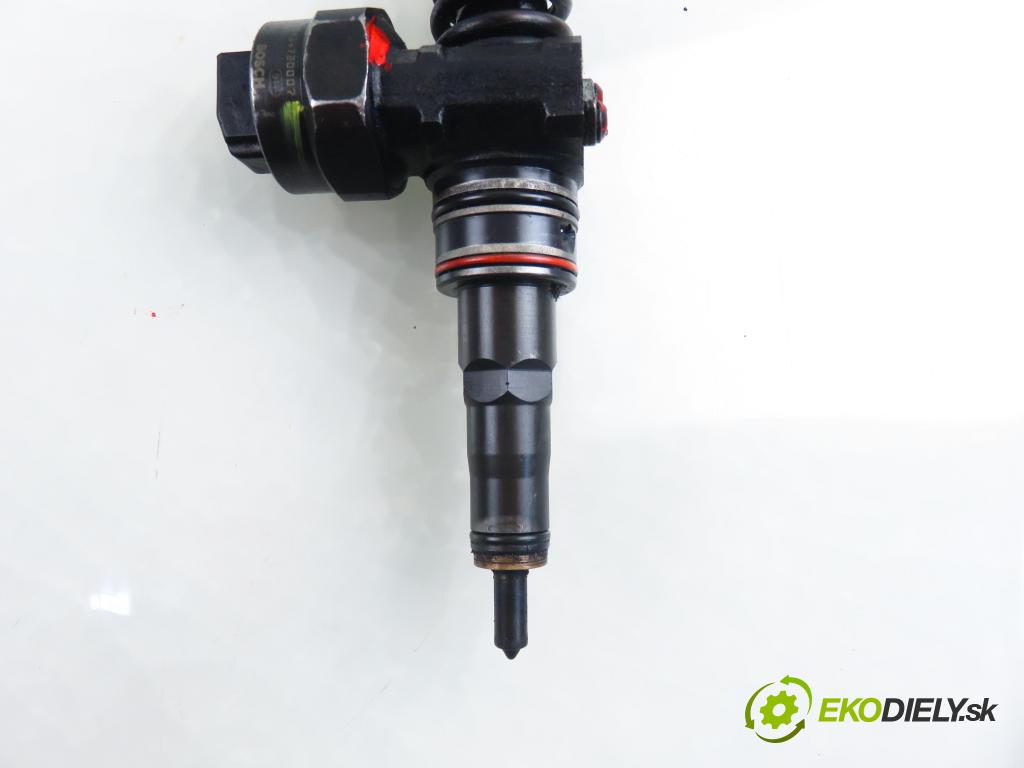 VW GOLF IV (1J1) HB 1999 85,00 1.9 TDI - AUY 1896,00 Vstrekovač 038130073F ; 0414720007 (Vstrekovač paliva)