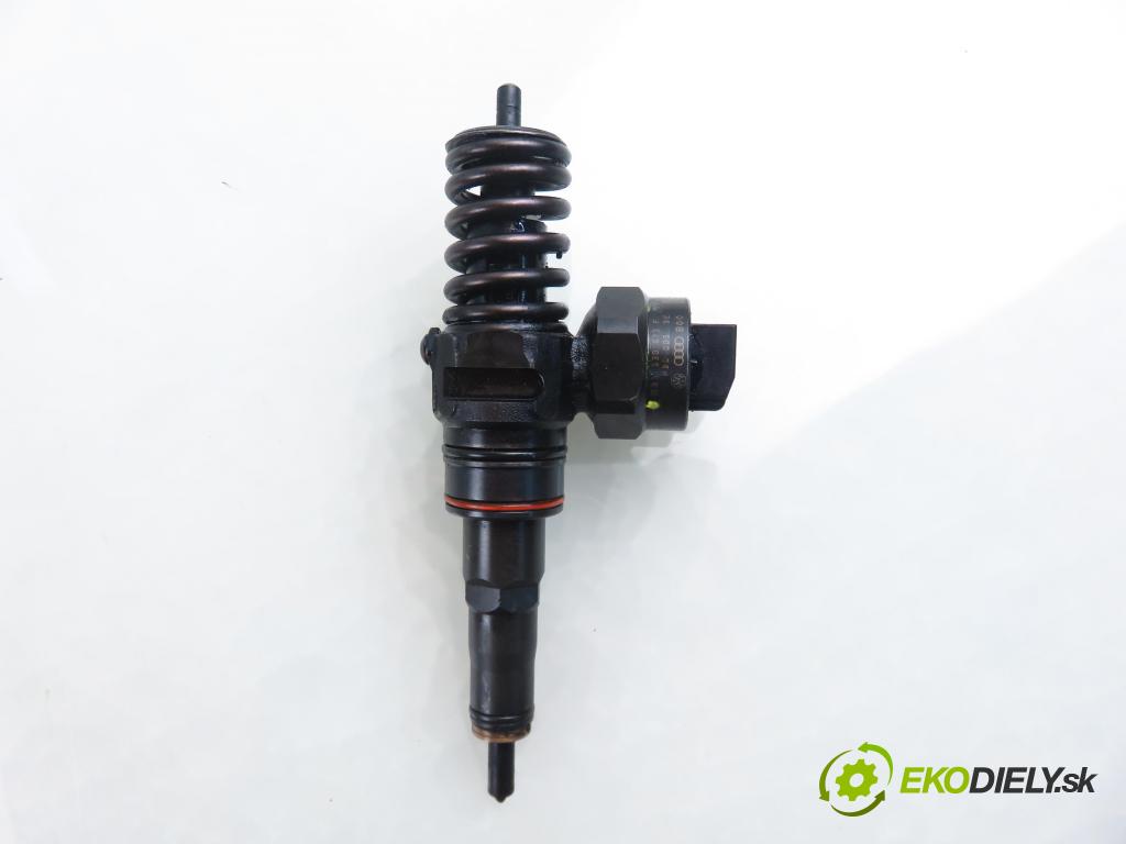 VW GOLF IV (1J1) HB 1999 85,00 1.9 TDI - AUY 1896,00 Vstrekovač 038130073F ; 0414720007 (Vstrekovač paliva)