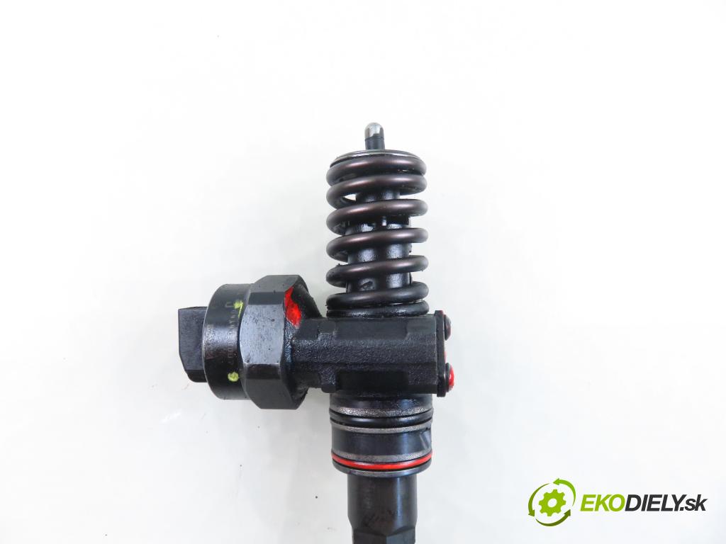 VW GOLF IV (1J1) HB 1999 85,00 1.9 TDI - AUY 1896,00 Vstrekovač 038130073F ; 0414720007 (Vstrekovač paliva)