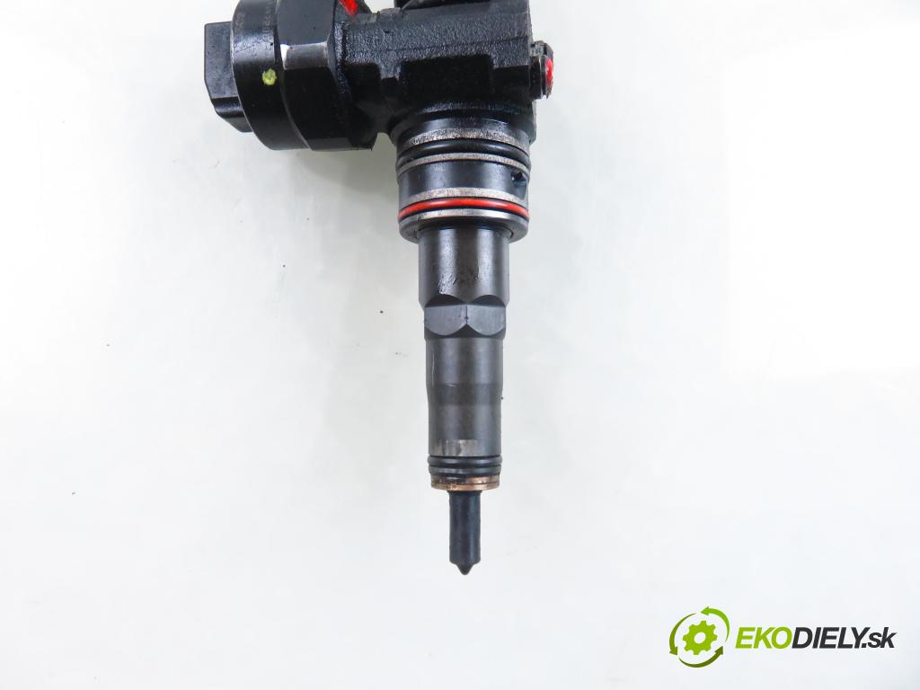 VW GOLF IV (1J1) HB 1999 85,00 1.9 TDI - AUY 1896,00 Vstrekovač 038130073F ; 0414720007 (Vstrekovač paliva)