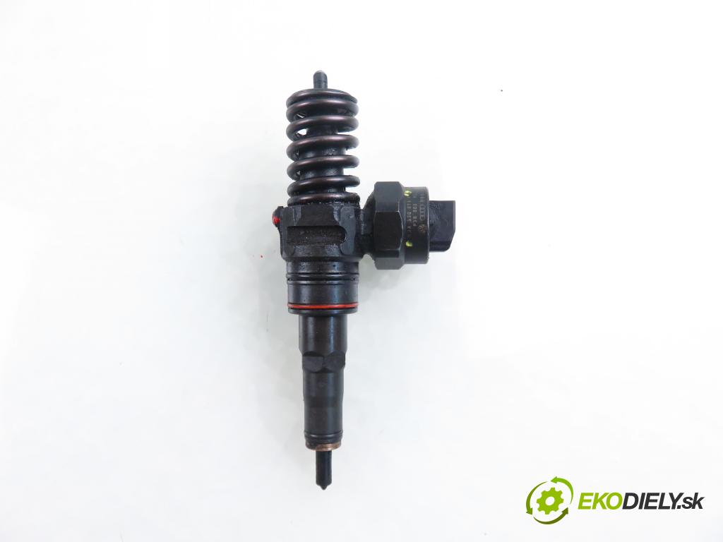 VW GOLF IV (1J1) HB 1999 85,00 1.9 TDI - AUY 1896,00 Vstrekovač 038130073F ; 0414720007 (Vstrekovač paliva)