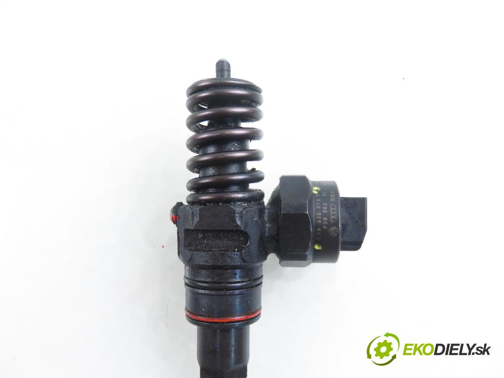 VW GOLF IV (1J1) HB 1999 85,00 1.9 TDI - AUY 1896,00 Vstrekovač 038130073F ; 0414720007 (Vstrekovač paliva)