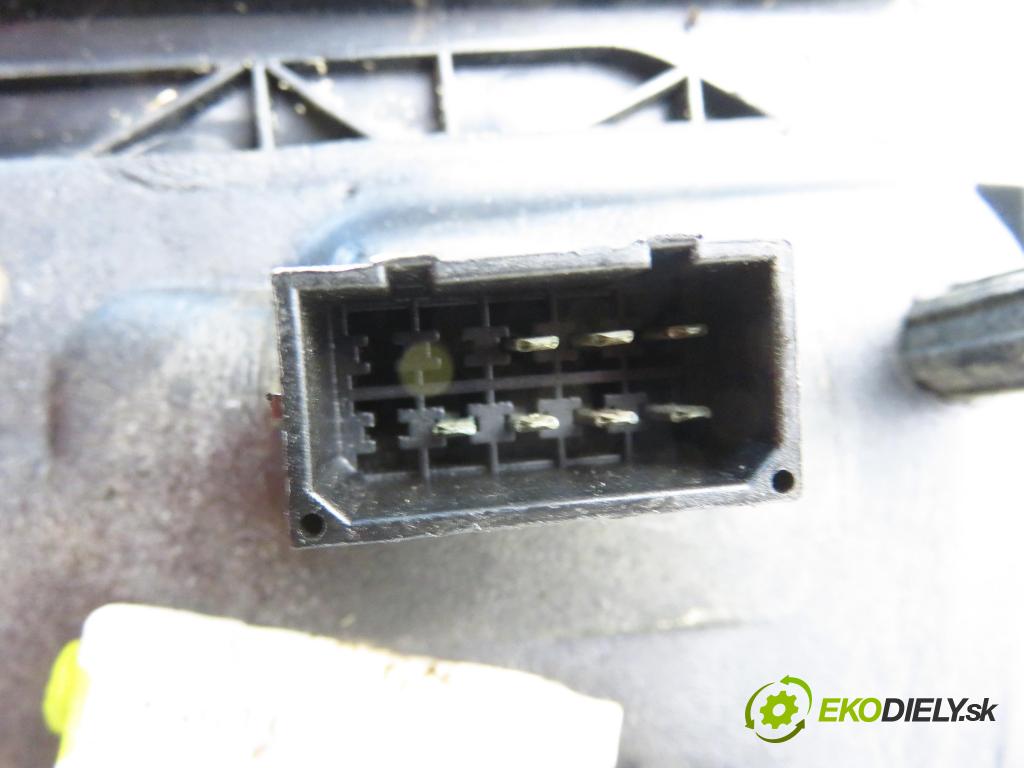 RENAULT SCENIC I (JA0/1_) CROSSOVER 2001 102,00 2.0 16V RX4 139 - F4R 744 1998,00 Spätné zrkadlo 7700354645