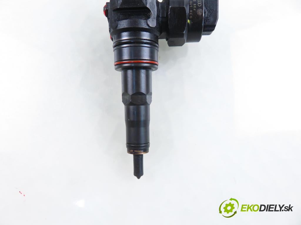 VW GOLF IV (1J1) HB 1999 85,00 1.9 TDI - AUY 1896,00 Vstrekovač 038130073F ; 0414720007 (Vstrekovač paliva)