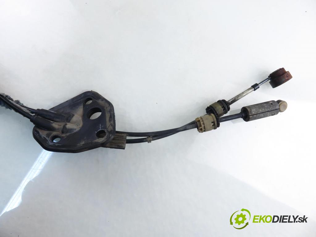 RENAULT SCENIC II (JM0/1_) MINIVAN 2004 83,00 1.6 (JM0C, JM0J, JM1B) - K4M 782 1598,00 ZVEDÁK: 8200327403