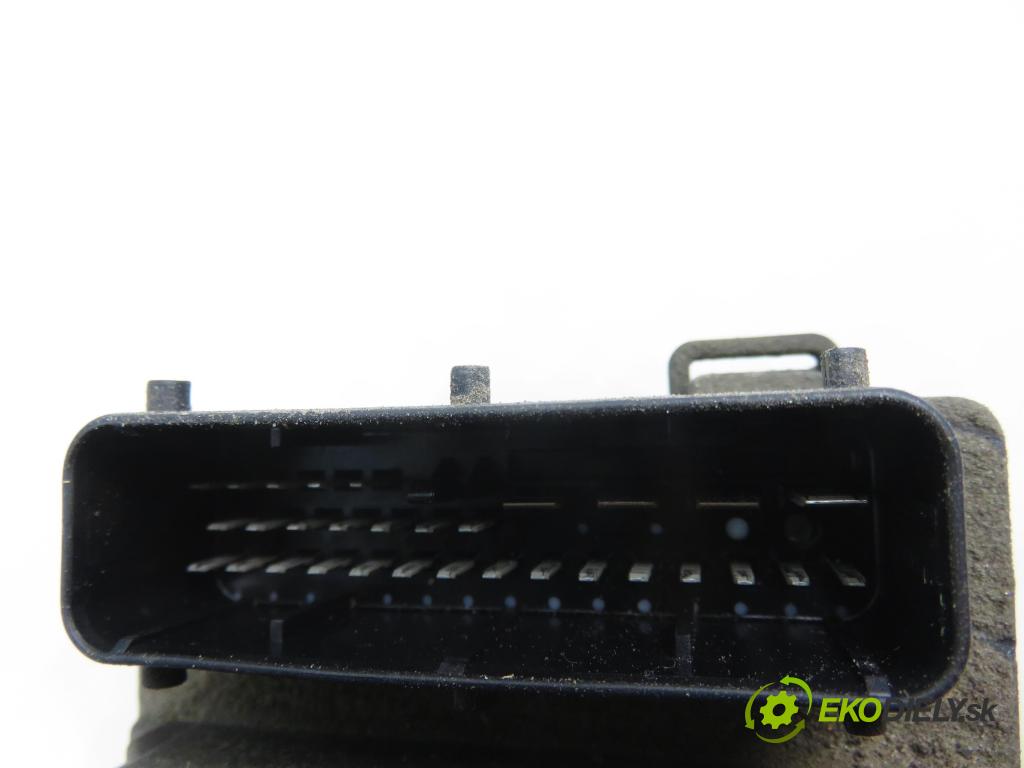 VW PASSAT B5.5 Variant (3B6) KOMBI 2001 96,00 1.9 TDI - AWX 1896,00 Pumpa ABS 0273004573 ; 0265220621 (Pumpa ABS)