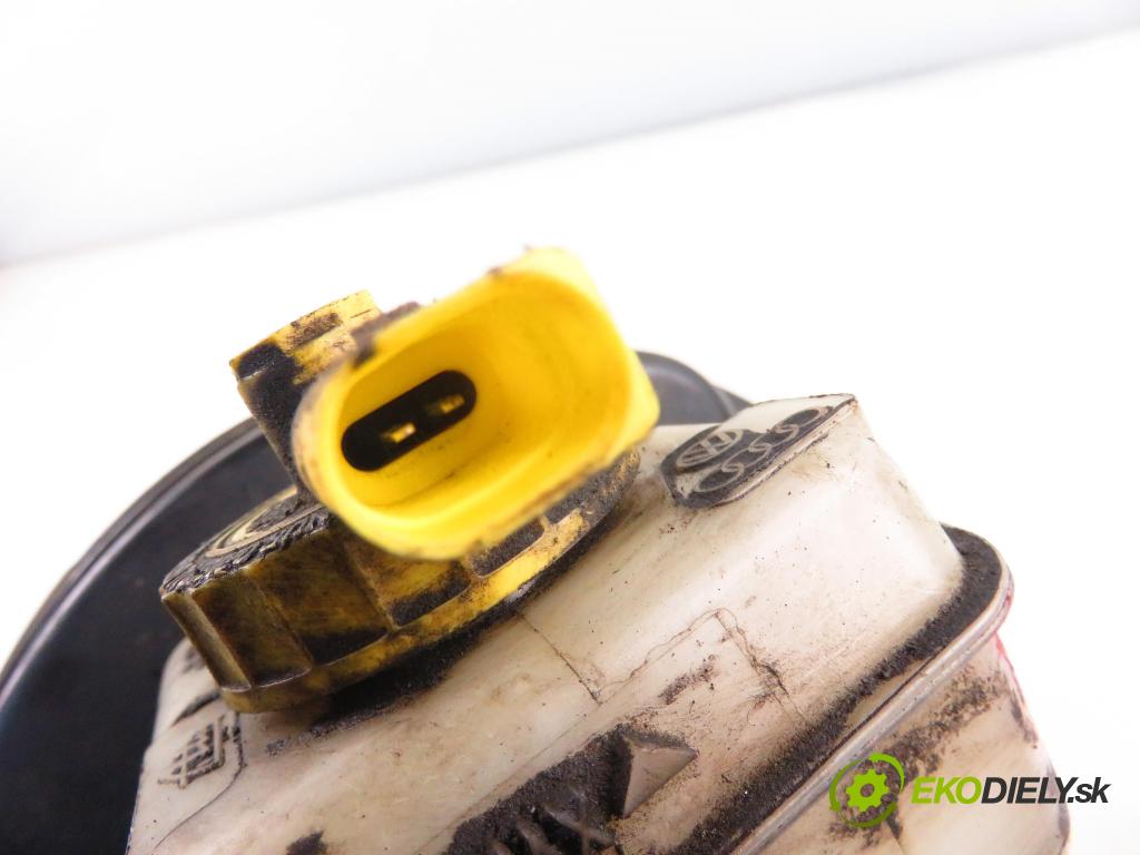 AUDI A3 (8L1) HB 2002 75,00 1.6 - AVU 1595,00 Posilovač 1J1614105R ; 03786206024 (Servočerpadlo)