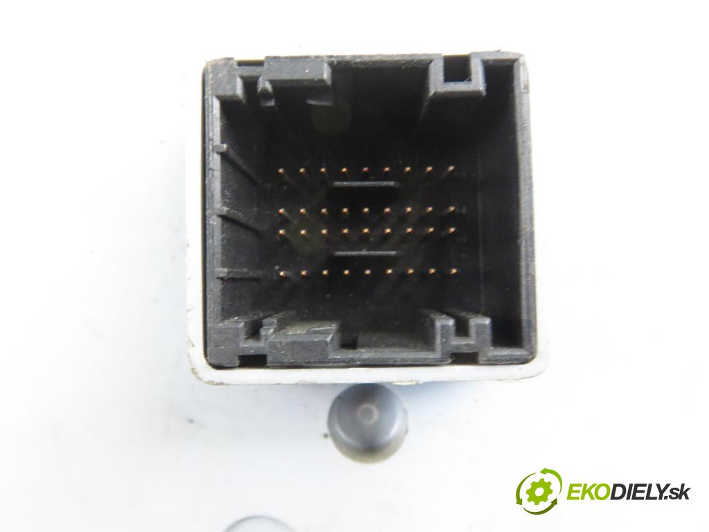 FIAT IDEA (350_) HB 2004 70,00 1.4 16V 95 - 843 A1.000 1368,00 MODUL BSI 51718916