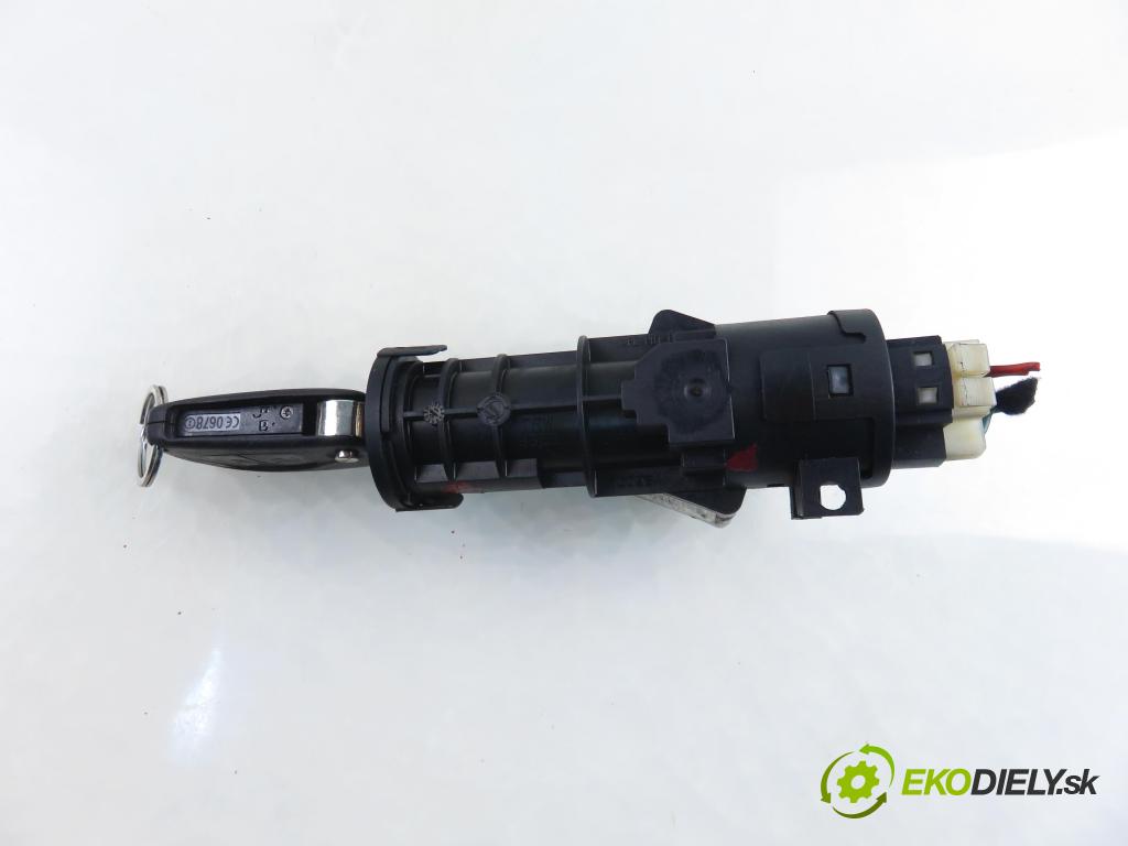 FIAT IDEA (350_) HB 2004 70,00 1.4 16V 95 - 843 A1.000 1368,00 spinačka 00467601520 (Spínacia skrinka)