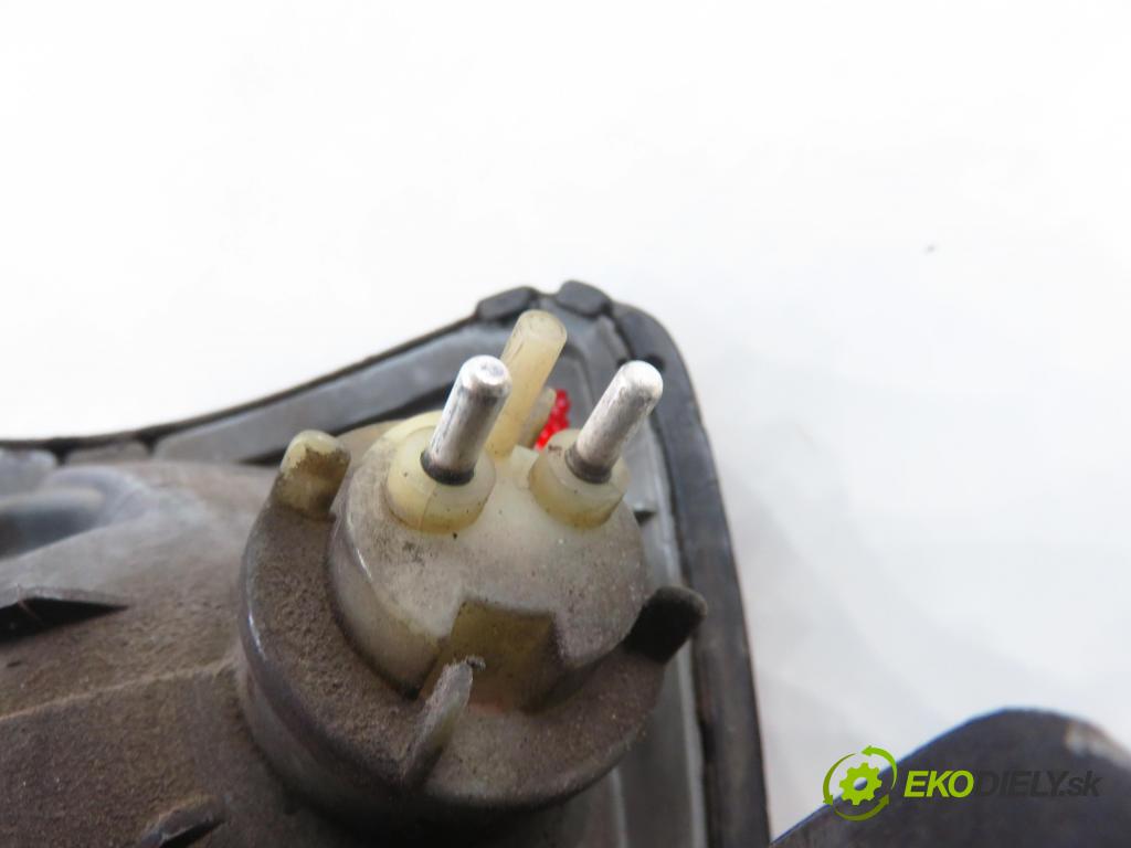 MERCEDES-BENZ Sedan (W124) SEDAN 1988 53,00 200 D (124.120) 72 - OM 601.912 1997,00 směrovka PP 42704R6