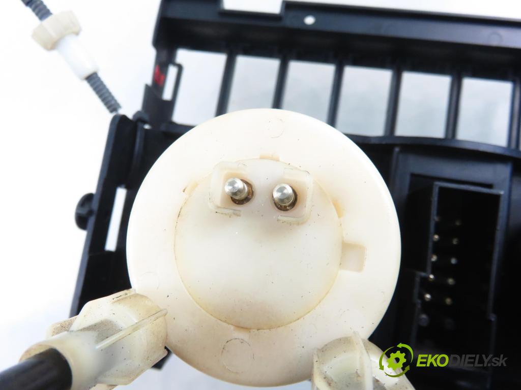 MERCEDES-BENZ Sedan (W124) SEDAN 1988 53,00 200 D (124.120) 72 - OM 601.912 1997,00 Panel kúrenia 1248330214