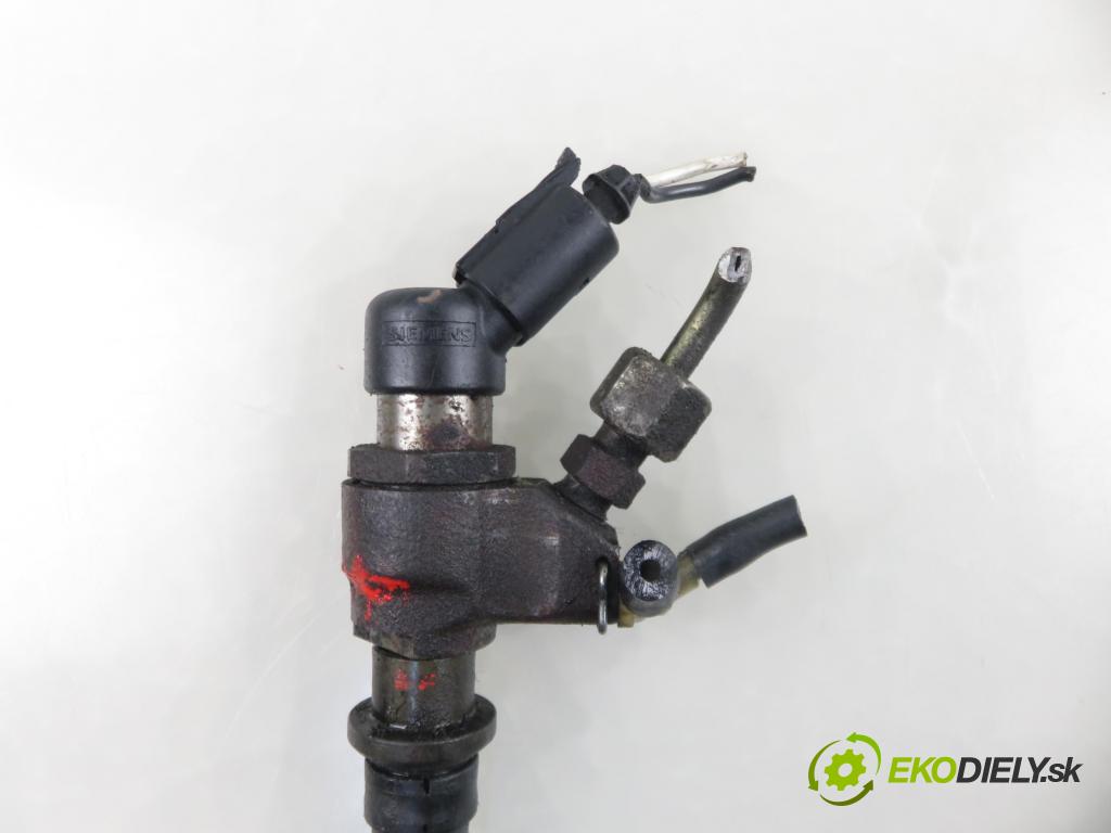 CITROEN XSARA (N1) LIFTBACK 2003 66,00 2.0 HDi 90 - RHY (DW10TD) 1997,00 vstrekovač 9636819380 (Vstrekovač paliva)