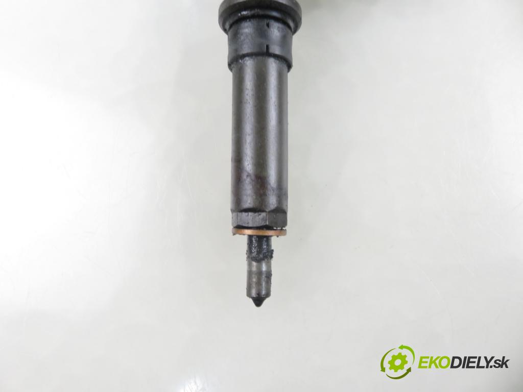 CITROEN XSARA (N1) LIFTBACK 2003 66,00 2.0 HDi 90 - RHY (DW10TD) 1997,00 vstrekovač 9636819380 (Vstrekovač paliva)