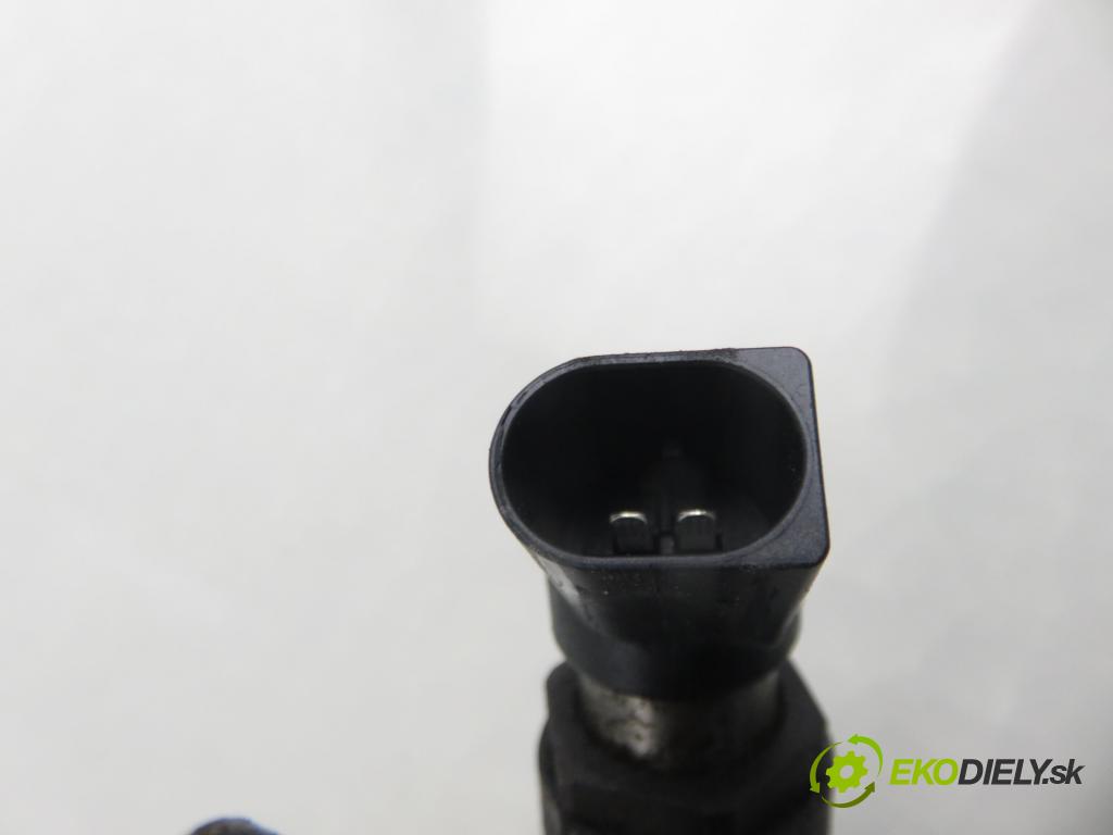 CITROEN XSARA (N1) LIFTBACK 2003 66,00 2.0 HDi 90 - RHY (DW10TD) 1997,00 vstrekovač 9636819380 (Vstrekovač paliva)