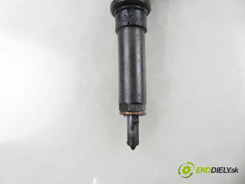 CITROEN XSARA (N1) LIFTBACK 2003 66,00 2.0 HDi 90 - RHY (DW10TD) 1997,00 vstrekovač 9636819380 (Vstrekovač paliva)