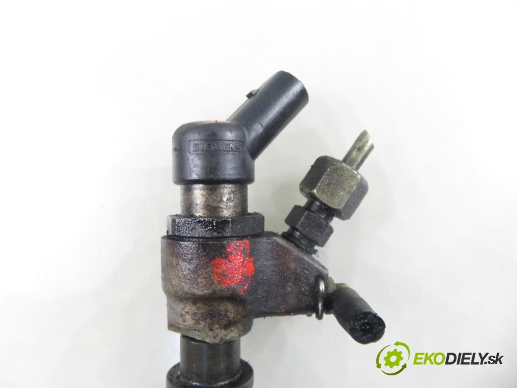 CITROEN XSARA (N1) LIFTBACK 2003 66,00 2.0 HDi 90 - RHY (DW10TD) 1997,00 vstrekovač 9636819380 (Vstrekovač paliva)