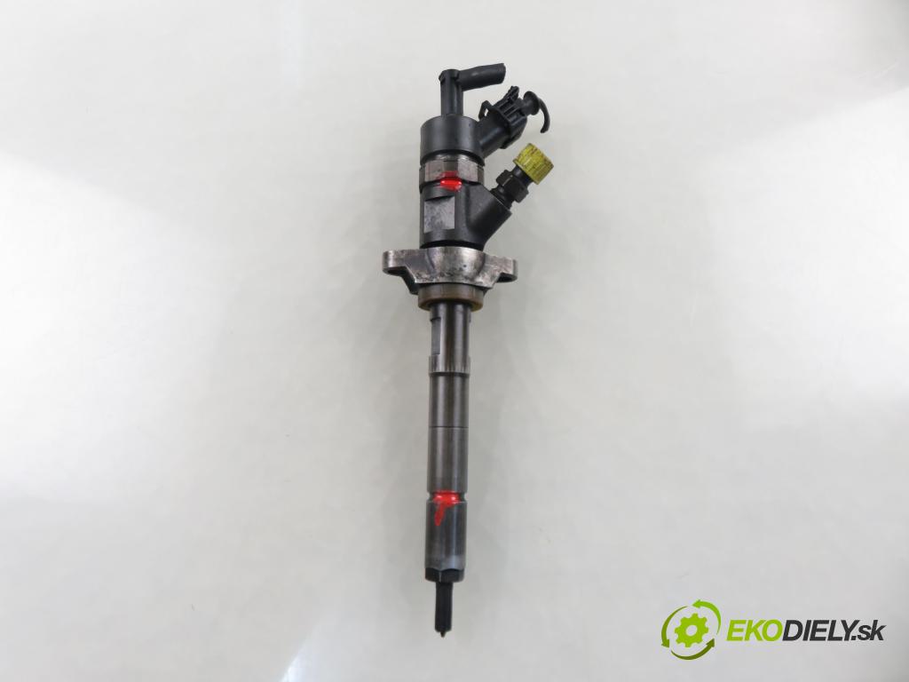 FORD FOCUS II (DA_, HCP) KOMBI 2006 80,00 1.6 TDCi - G8DB 1560,00 vstrekovač 0445110259 (Vstrekovač paliva)