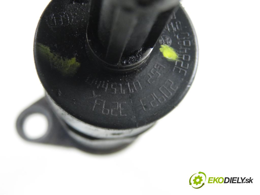 FORD FOCUS II (DA_, HCP) KOMBI 2006 80,00 1.6 TDCi - G8DB 1560,00 vstrekovač 0445110259 (Vstrekovač paliva)