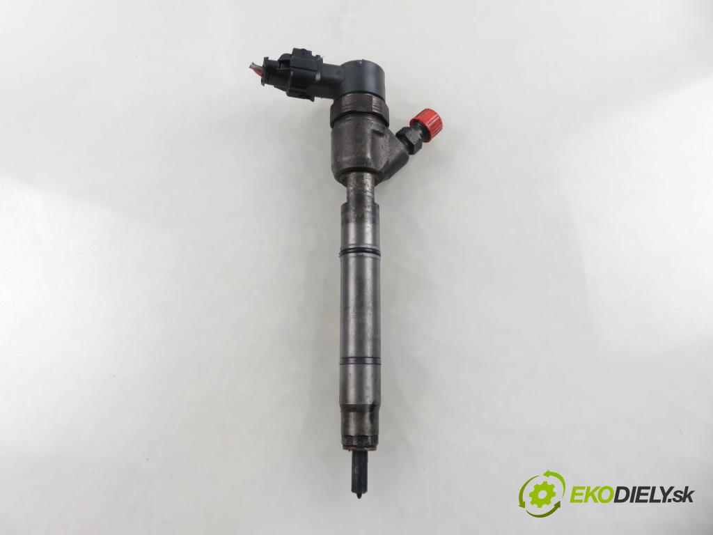 HYUNDAI i30 Kombi (FD) KOMBI 2010 85,00 1.6 CRDi 116 - D4FB 1582,00 vstrekovač 0445110320 ; 338002A900 (Vstrekovač paliva)