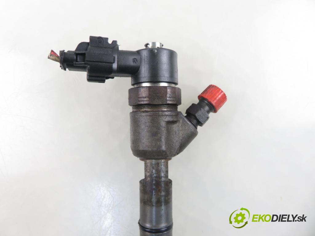 HYUNDAI i30 Kombi (FD) KOMBI 2010 85,00 1.6 CRDi 116 - D4FB 1582,00 vstrekovač 0445110320 ; 338002A900 (Vstrekovač paliva)