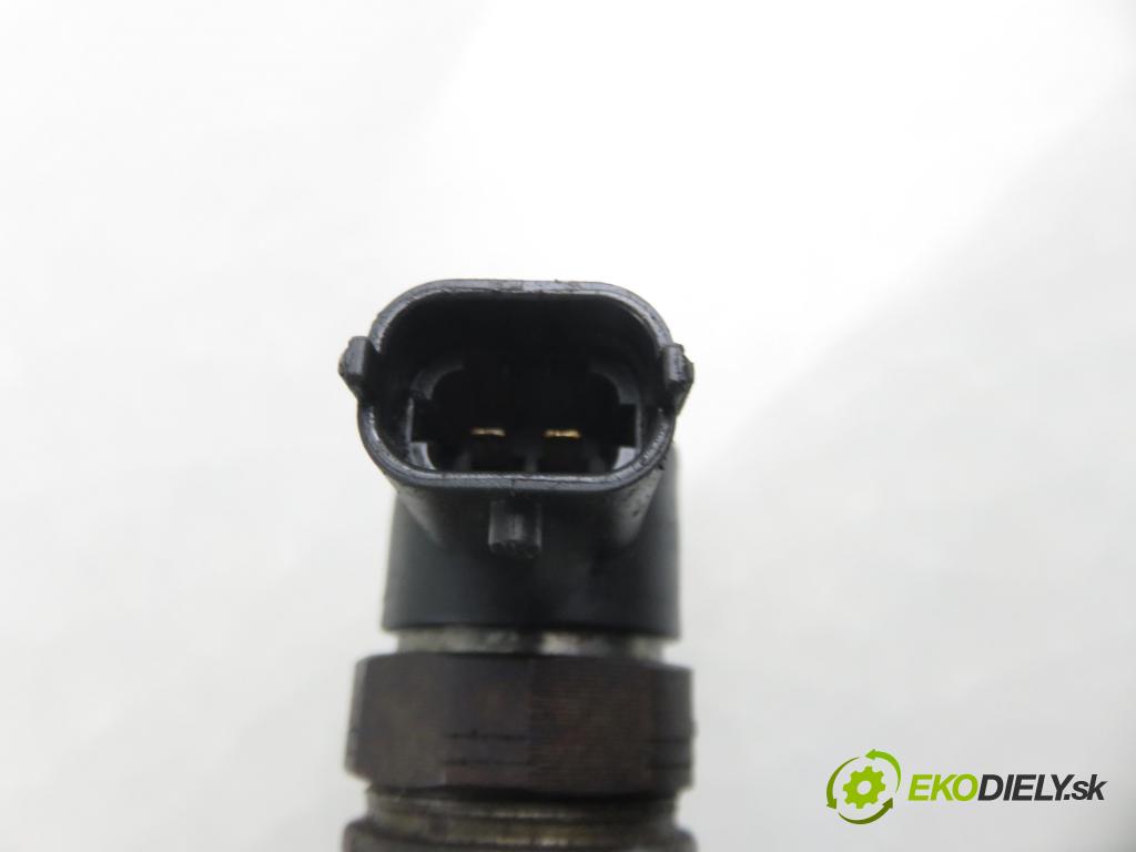 HYUNDAI i30 Kombi (FD) KOMBI 2010 85,00 1.6 CRDi 116 - D4FB 1582,00 vstrekovač 0445110320 ; 338002A900 (Vstrekovač paliva)