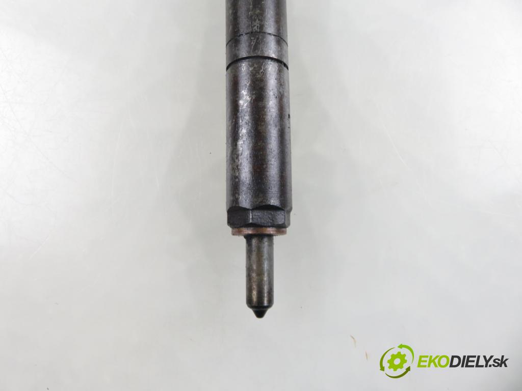 KIA CARNIVAL II (GQ) MINIVAN 2004 106,00 2.9 CRDi - J3 2902,00 vstrekovač EJBR02301Z ; 338004X500 (Vstrekovač paliva)