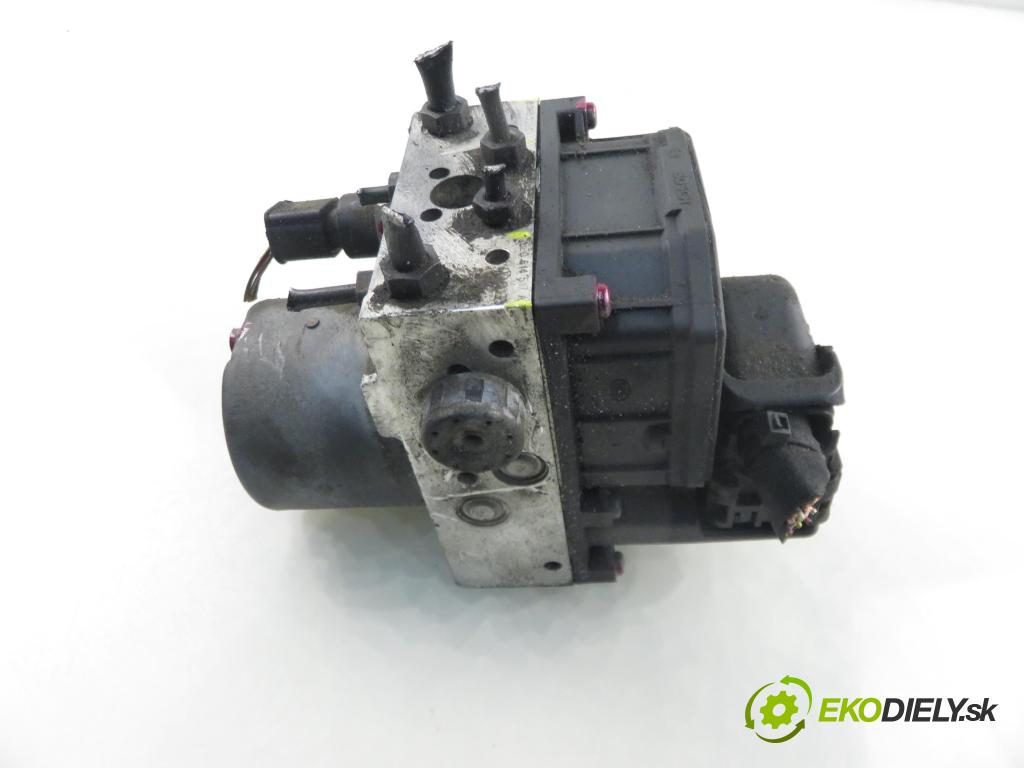 AUDI A4 Avant (8E5, B6) KOMBI 2004 140,00 1.8 T quattro - BEX 1781,00 Pumpa ABS 0265950012 ; 8E0614517A ; 0265225045 (Pumpa ABS)