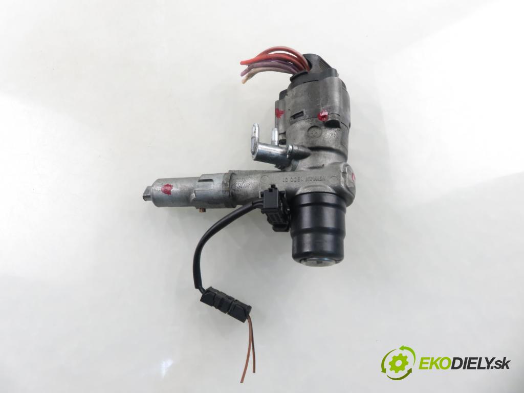 MERCEDES-BENZ Sedan (W124) SEDAN 1988 53,00 200 D (124.120) 72 - OM 601.912 1997,00 spinačka 1244622030 (Spínacia skrinka)