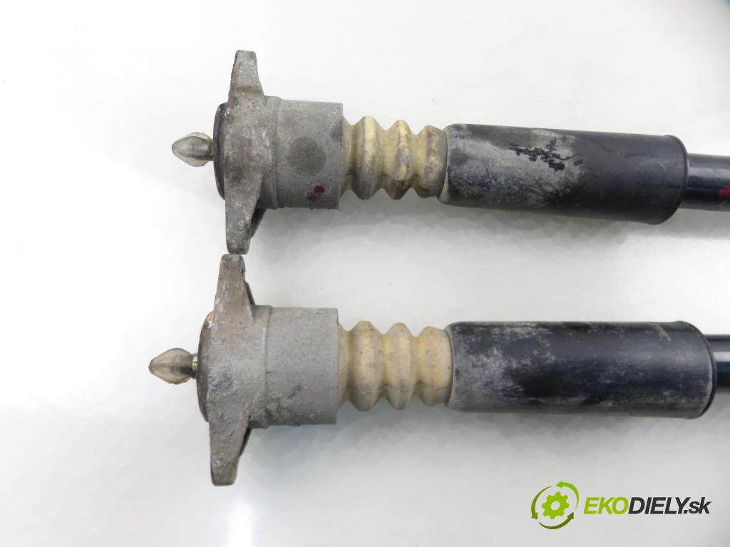 VW PASSAT B5.5 Variant (3B6) KOMBI 2002 74,00 1.9 TDI PD 101 - AVB 1896,00 Tlmič LT 564772