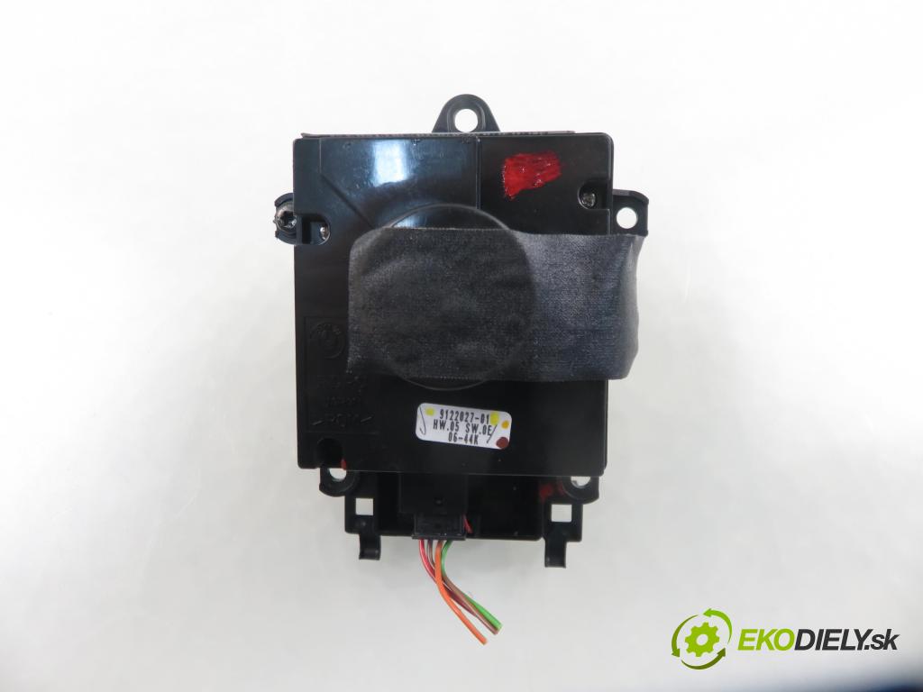 BMW 3 (E90) SEDAN 2006 120,00 2.0 320 d 163 1995,00 Panel ovládania IDRIVE 912202701