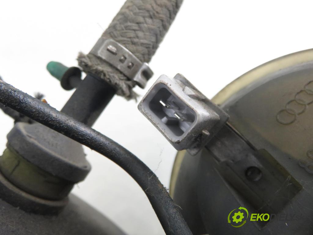 AUDI 80 (8C, B4) SEDAN 1992 66,00 1.9 TDI - 1Z 1896,00 Posilovač 893612105B (Servočerpadlo)