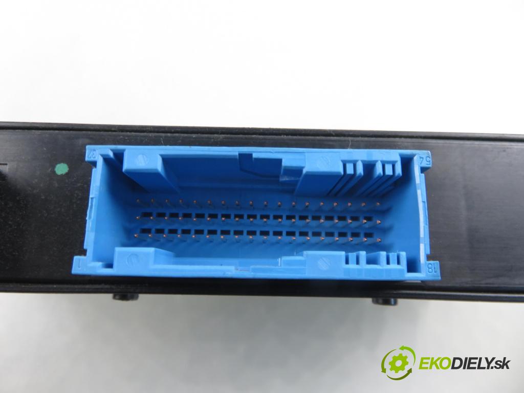 BMW 3 (E90) SEDAN 2006 120,00 2.0 320 d 163 1995,00 MODUL komfortu 532305M06