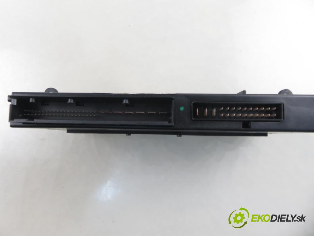 BMW 3 (E90) SEDAN 2006 120,00 2.0 320 d 163 1995,00 MODUL komfortu 532305M06