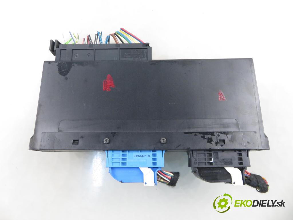 BMW 3 (E90) SEDAN 2006 120,00 2.0 320 d 163 1995,00 MODUL komfortu 532305M06