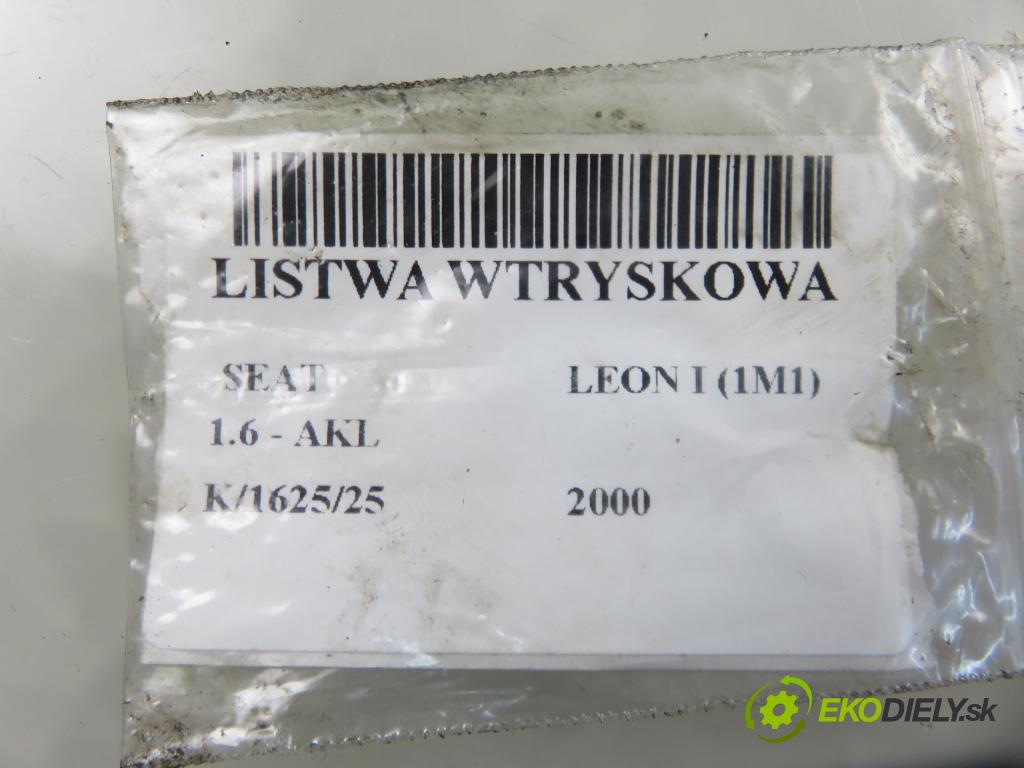 SEAT LEON (1M1) HB 2000 74,00 1.6 - AKL 1595,00 Lišta vstrekovacia 06A133317A ; 037906031AA (Vstrekovacia lišta)