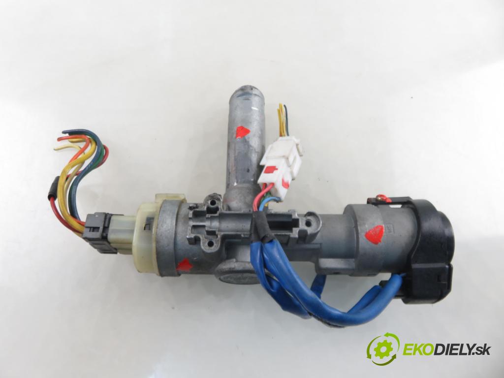 KIA SORENTO I (JC) SUV 2003 103,00 2.5 CRDi 140 - D4CB 2497,00 spinačka  (Spínacia skrinka)