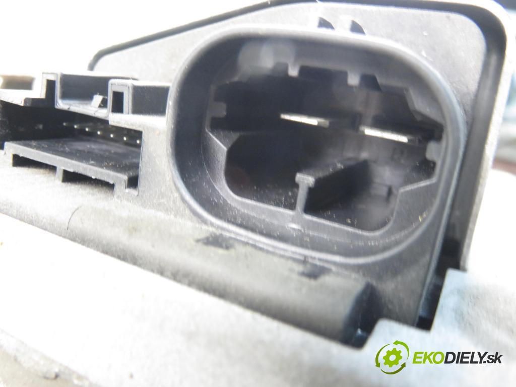 RENAULT SCENIC II (JM0/1_) MINIVAN 2004 83,00 1.6 (JM0C, JM0J, JM1B) - K4M 782 1598,00 serv/podporovanie elektrické 8200035272 ; 50300389