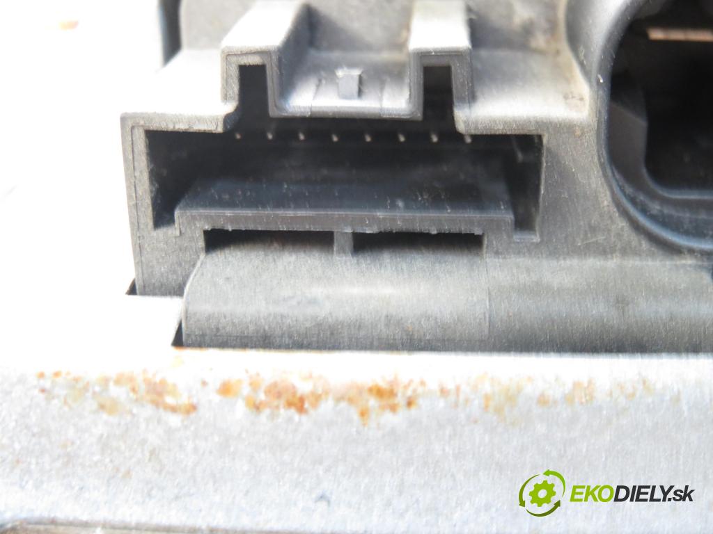RENAULT SCENIC II (JM0/1_) MINIVAN 2004 83,00 1.6 (JM0C, JM0J, JM1B) - K4M 782 1598,00 serv/podporovanie elektrické 8200035272 ; 50300389