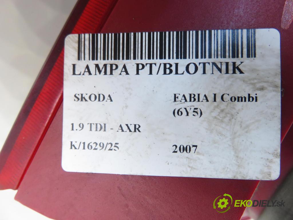 SKODA FABIA I Combi (6Y5) KOMBI 2007 74,00 1.9 TDI - AXR 1896,00 Svetlo pravé zadné