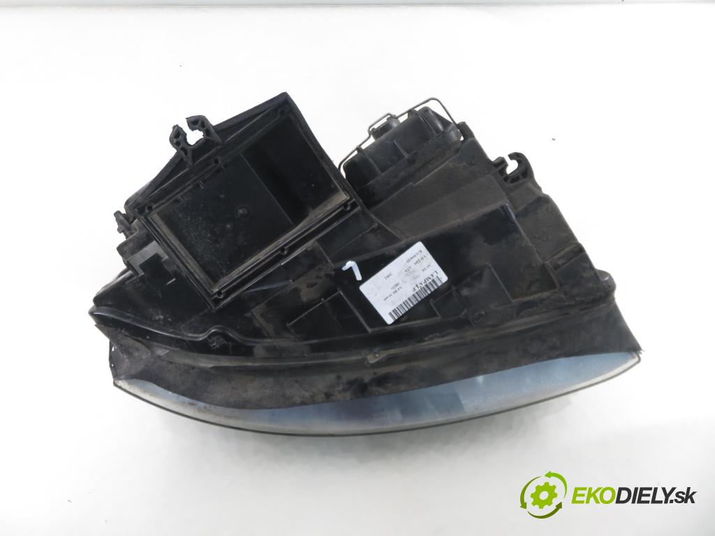 AUDI A4 Avant (8E5, B6) KOMBI 2002 96,00 1.9 TDI PD 130 - AVF 1896,00 Svetlo LP