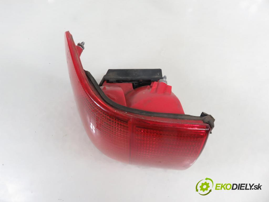 AUDI 80 (8C, B4) SEDAN 1992 66,00 1.9 TDI - 1Z 1896,00 světlo levé zadní