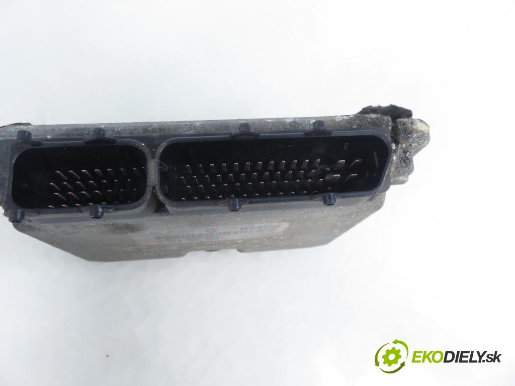 VW GOLF IV (1J1) HB 1998 66,00 1.9 TDI - AGR 1896,00 Riadiaca jednotka Motor 038906018D ; 0281001611