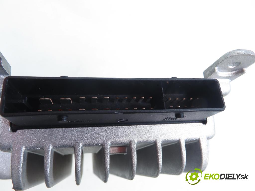 ALFA ROMEO GT (937_) COUPE 2004 110,00 1.9 JTD - 937 A5.000 1910,00 Zosilňovač 00606833250 (Zosilňovač)