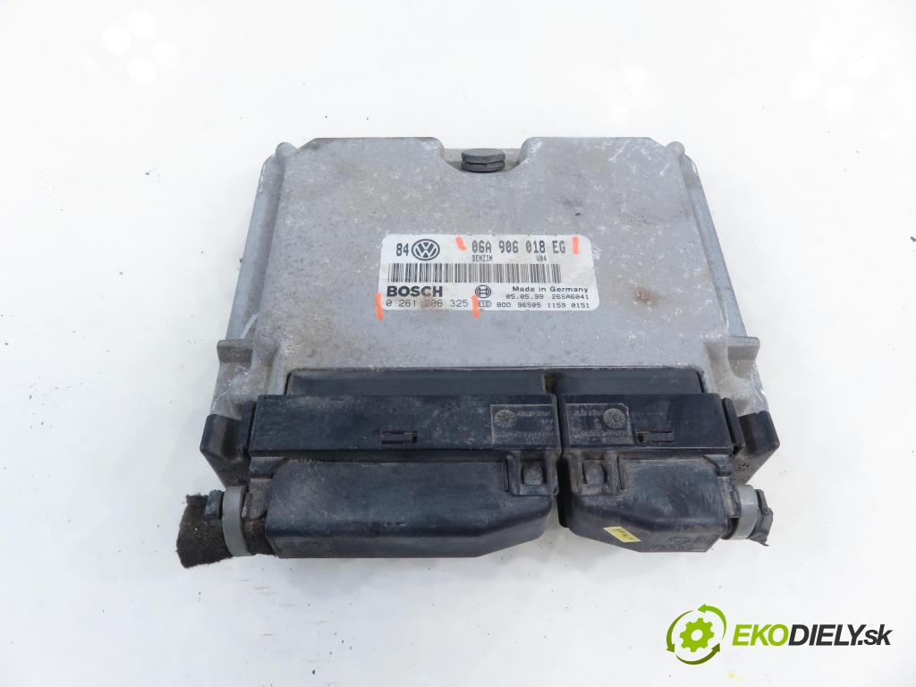 VW BORA (1J2) SEDAN 1999 85,00 2 - APK 1984,00 Riadiaca jednotka Motor 06A906018EG ; 0261206325