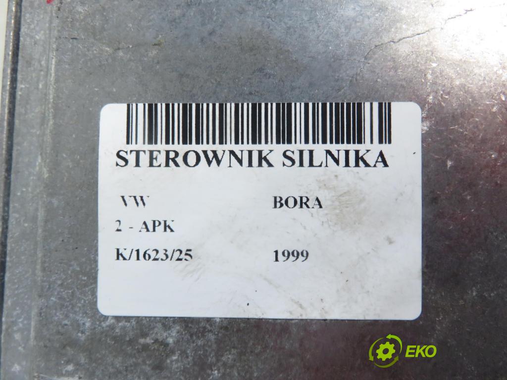 VW BORA (1J2) SEDAN 1999 85,00 2 - APK 1984,00 Riadiaca jednotka Motor 06A906018EG ; 0261206325
