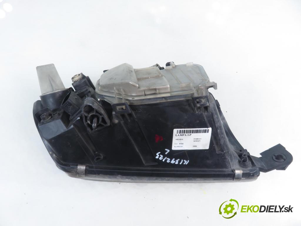 SKODA FABIA I Combi (6Y5) KOMBI 2004 47,00 1.2 - AZQ 1198,00 Svetlo LP