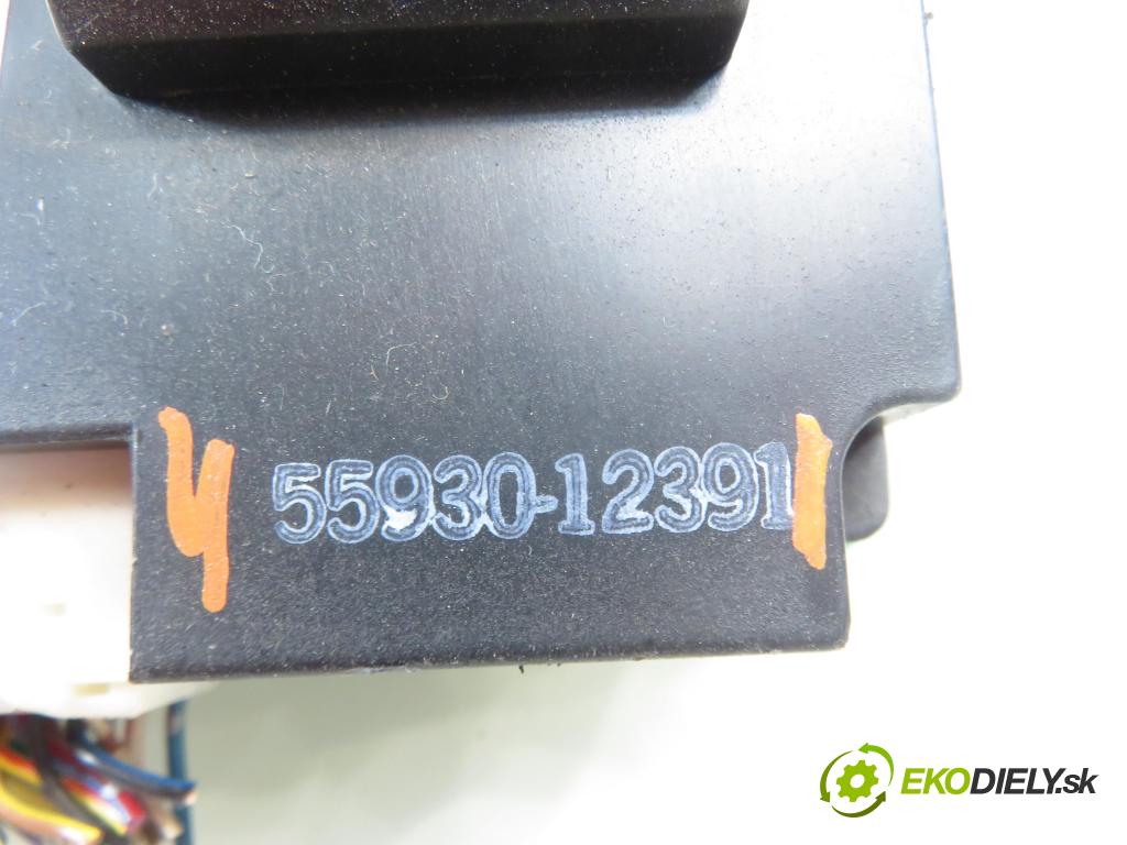 TOYOTA COROLLA Verso (_E12_) MINIVAN 2003 99,00 1.8 VVT-i 135 (ZZE122_) - 1ZZ-FE 1794,00 Panel kúrenia KLIMATRONIK 5593012391 ; 8865012A11